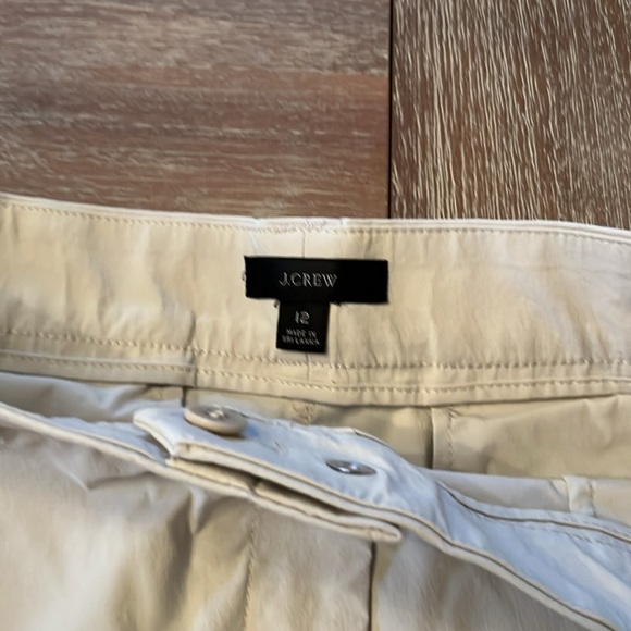 J Crew Women's 5 inch Tech Active Shorts Recycled Stretch Nylon Stone Size 12 - Picture 3 of 6